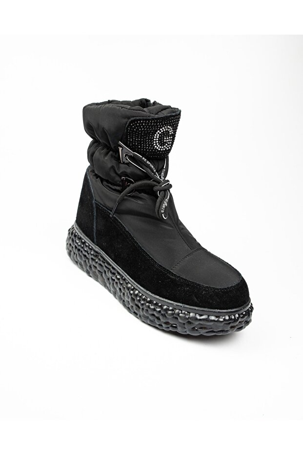 347 - 3 Black Women's Snow Boots