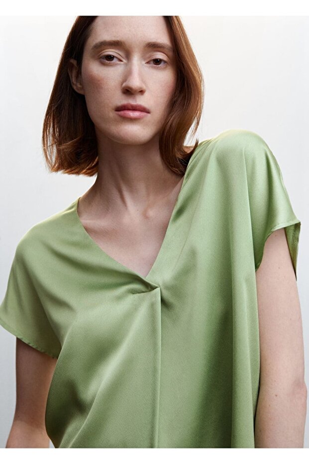 V Yakalı Saten Gömlek - 6