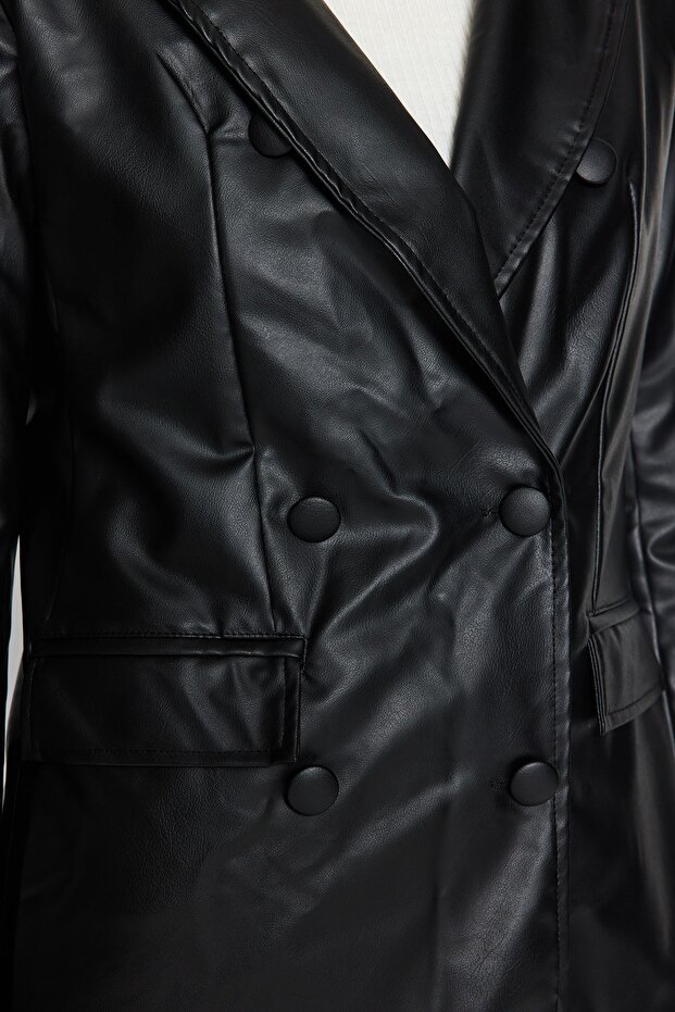 Czarna marynarka ze sztucznej skóry z regularną podszewką i podwójnym zapięciem, tkana marynarka TWOAW21CE0156 - 10