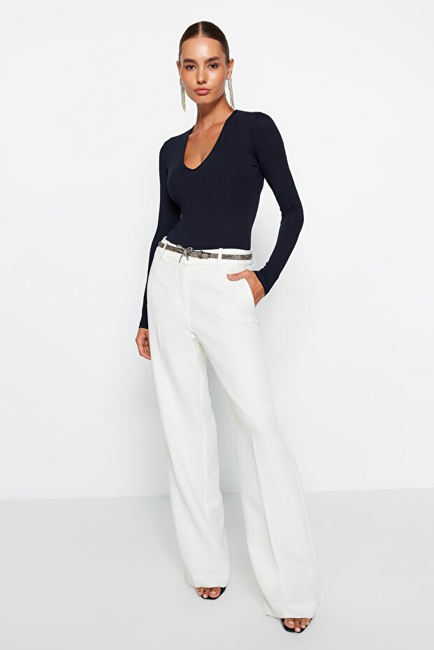 Granatowy body z głębokim dekoltem w serek i zatrzaskami TPRAW22BD0084 - 3