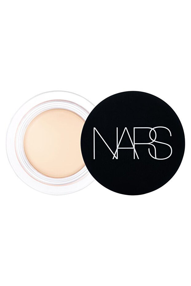 SOFT MAT HIGH CONCEALER with Hyaluronic Acid and Vitamins A, C and E