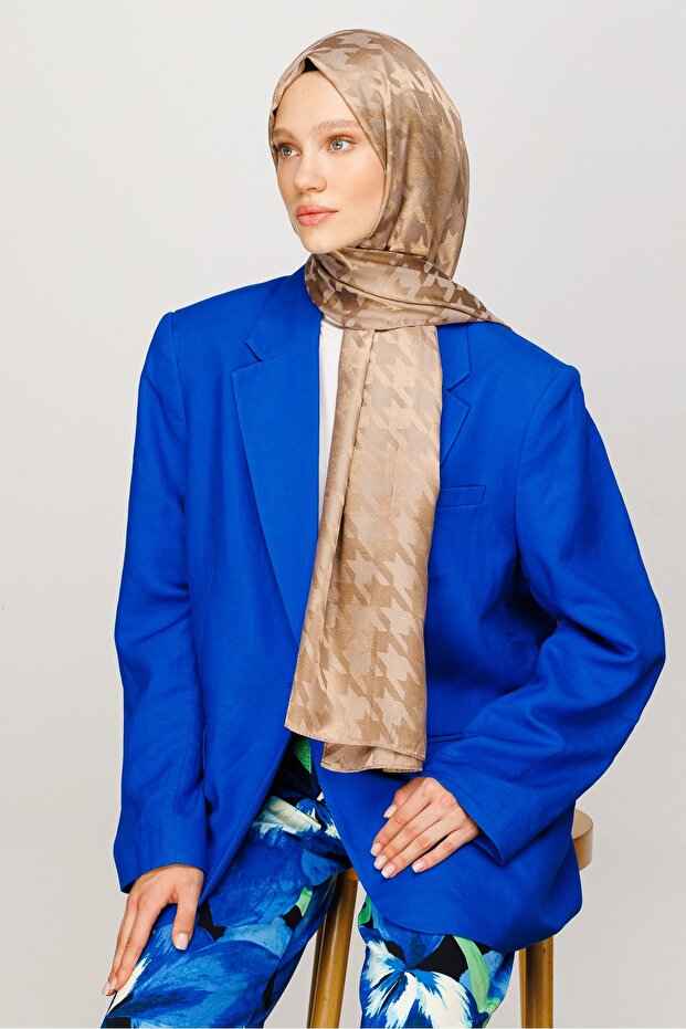Houndstooth Pattern Shiny Jacquard Shawl