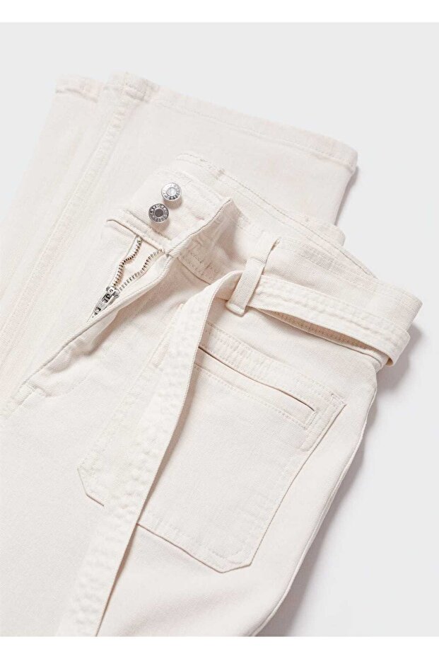 Gerade geschnittene Jeans mit Bindedetail - 12