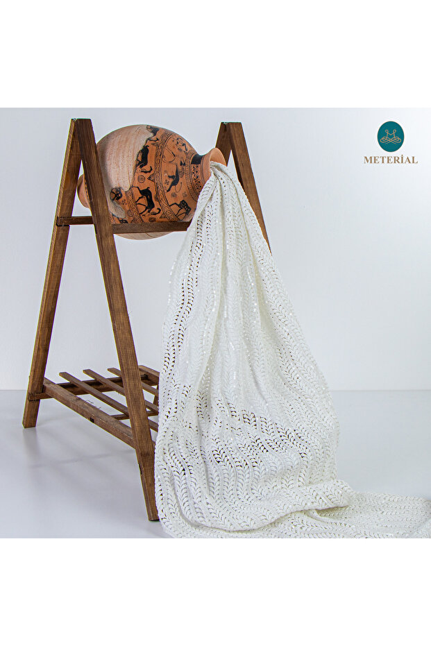 GÜPUR WITH WHITE PULL - 1