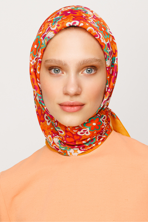 Daisy Pattern Digital Soft Scarf - 1