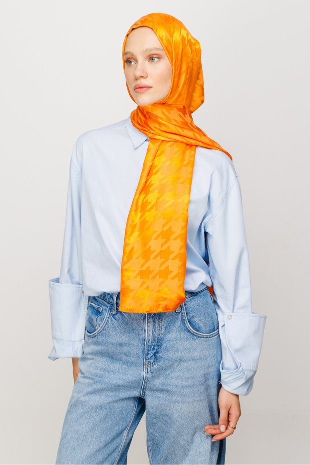 Houndstooth Pattern Shiny Jacquard Shawl