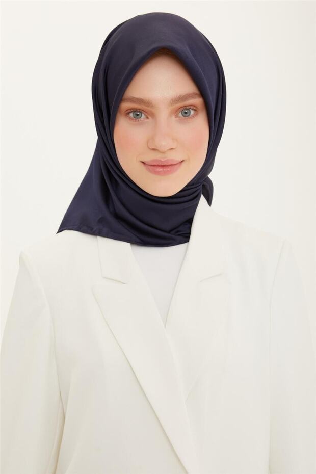وشاح رياضي من نسيج التويل (TIVIL) بلون أزرق داكن