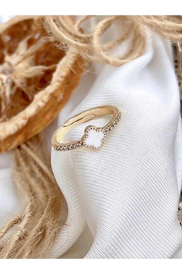 KBC خاتم بيرل الأبيض - 1