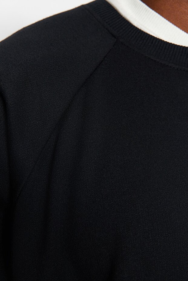 Черна блуза, широкa кройка, поларена подплата, велосипедна яка TMNAW24AO00007 - 4