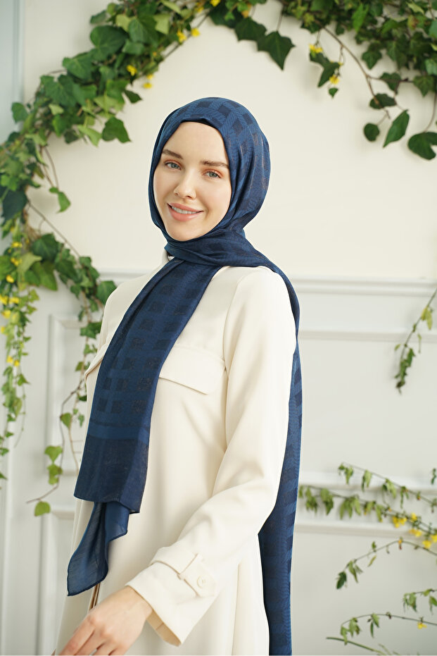 شال منقوش بسلسلة - أزرق داكن - 2