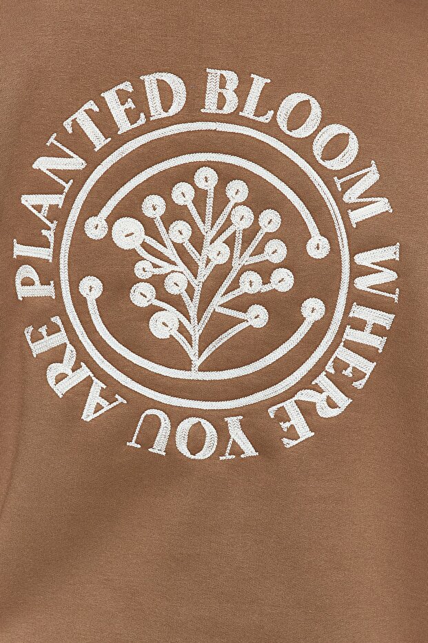 Kahverengi Oversize/Geniş Kesim Çiçek Nakış İçi Polar/Sıcak Tutan Pamuk Sweatshirt TMNAW24SW00012 - 7