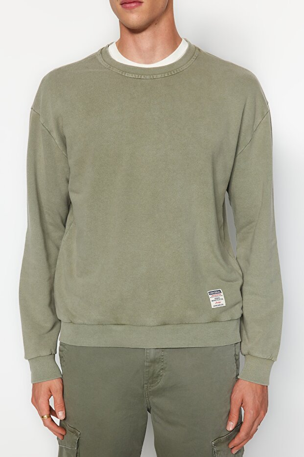 Yeşil Oversize/Geniş Kesim Eskitme/Soluk Efektli Şardonsuz Sweatshirt TMNAW24SW00021 - 5
