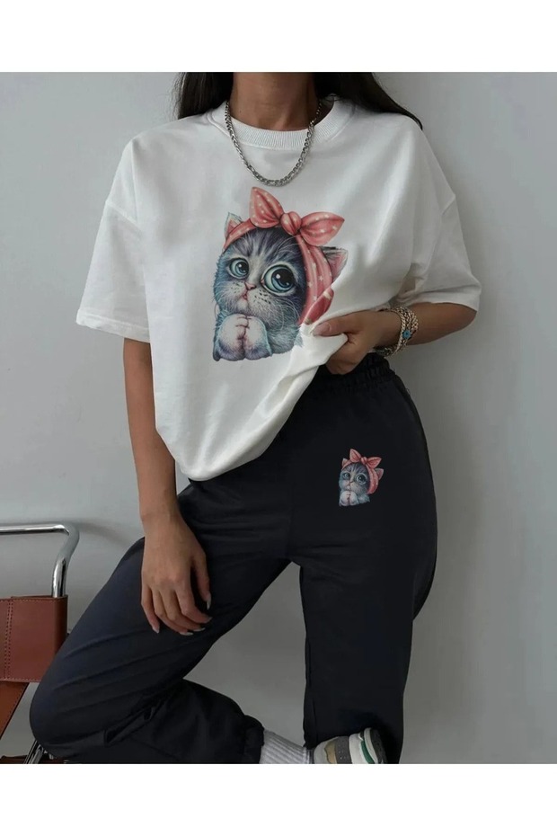 Women's Cute Cat White Bottom Top Jogger And Oversize Tshirt Tracksuit Set