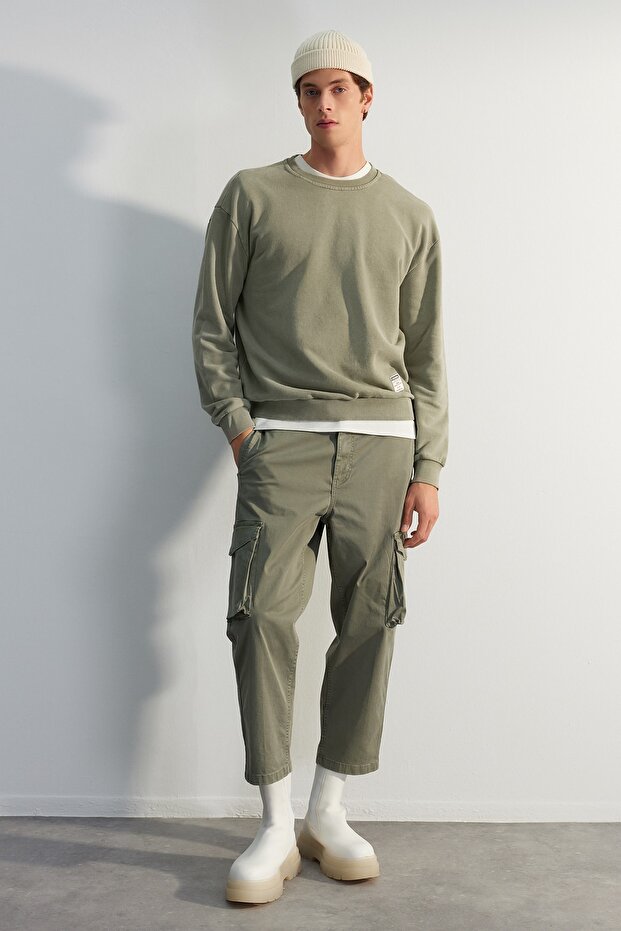 Yeşil Oversize/Geniş Kesim Eskitme/Soluk Efektli Şardonsuz Sweatshirt TMNAW24SW00021 - 2