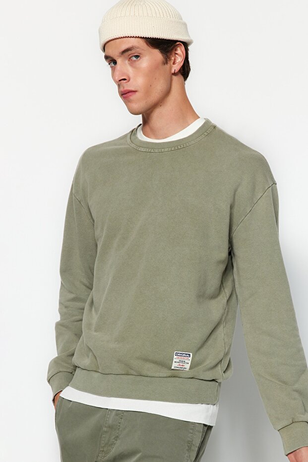 Yeşil Oversize/Geniş Kesim Eskitme/Soluk Efektli Şardonsuz Sweatshirt TMNAW24SW00021 - 3