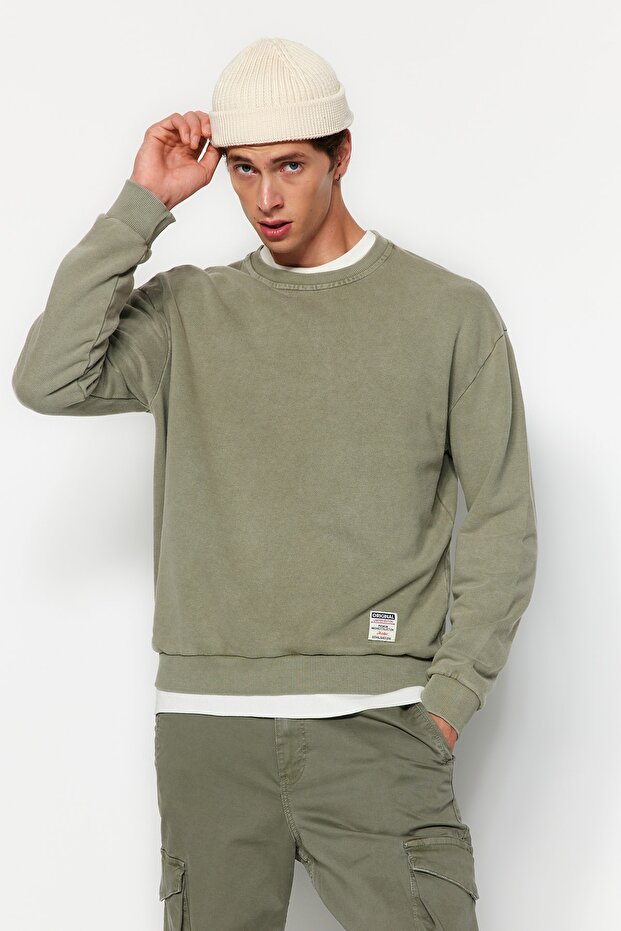 Yeşil Oversize/Geniş Kesim Eskitme/Soluk Efektli Şardonsuz Sweatshirt TMNAW24SW00021 - 7