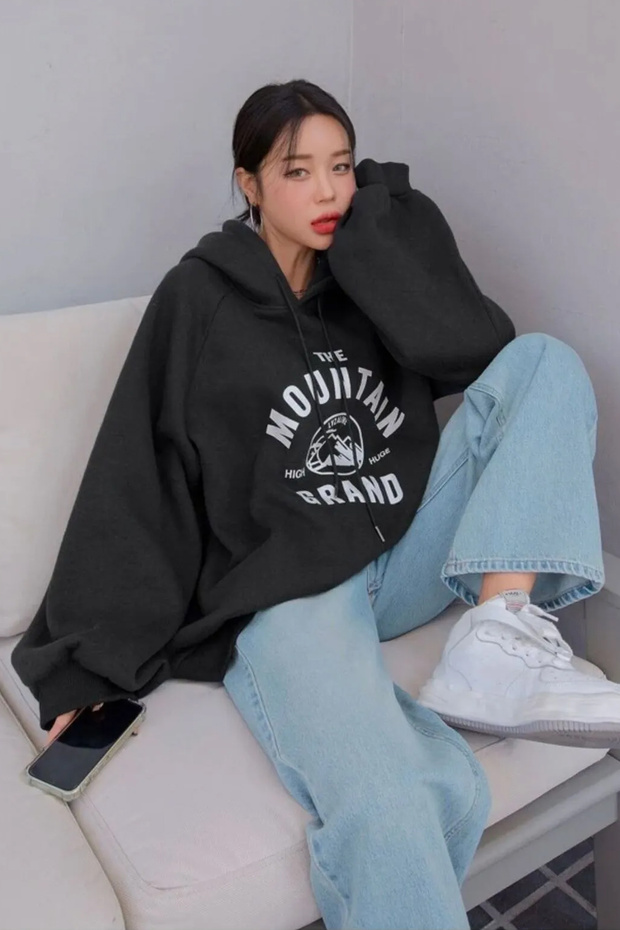 Unisex The Mountain Printed Sweatshirt