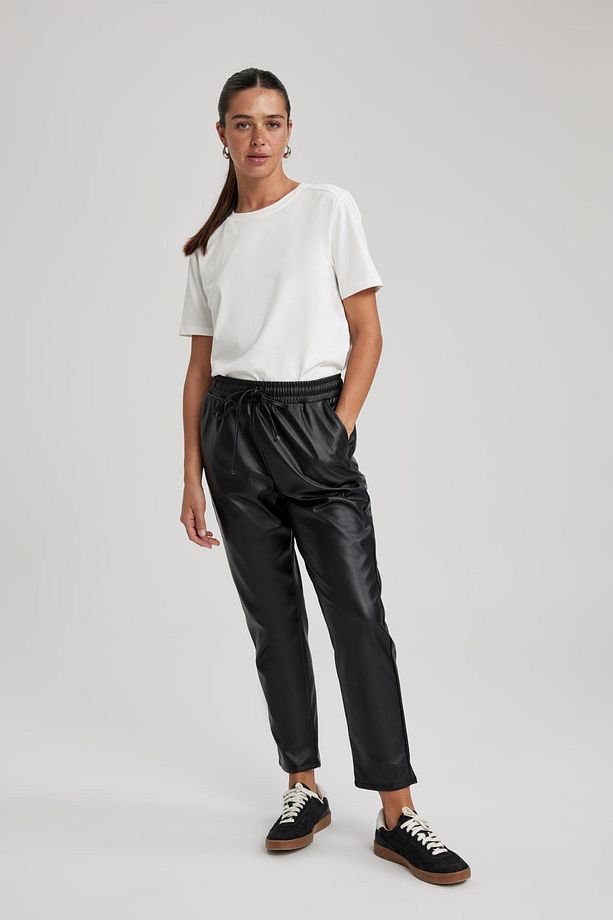 Yüksek Bel Cepli Standart Paça Suni Deri Jogger Pantolon V8072az23wn - 3