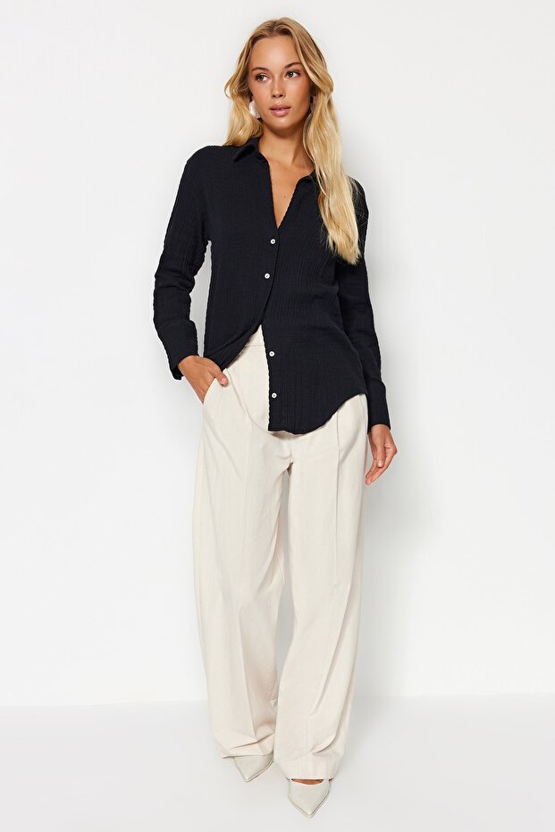 Siyah Oversize Geniş Kalıp Müslin Kumaş Dokuma Gömlek TWOAW24GO00210 - 2