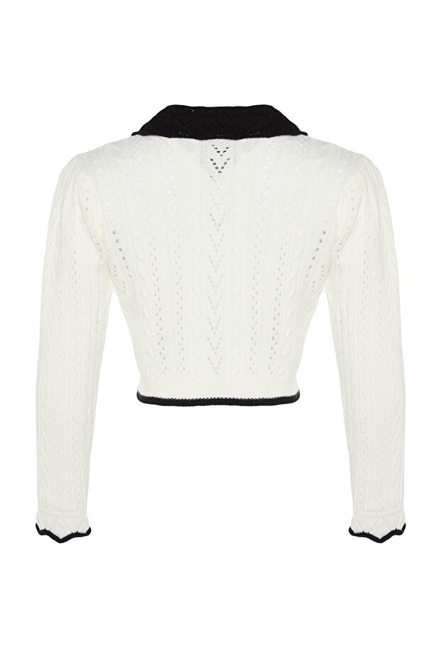 Sweter z dzianiny w kolorze ecru - Crop Size, ażurowa/dziurkowa wstążka, detal kokardki Twoaw24Kz01055 - 9