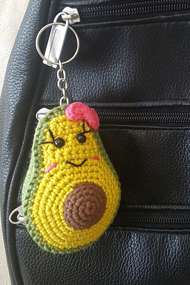 Hatch Avocado Patterned Hand Knitted Keychain - 3