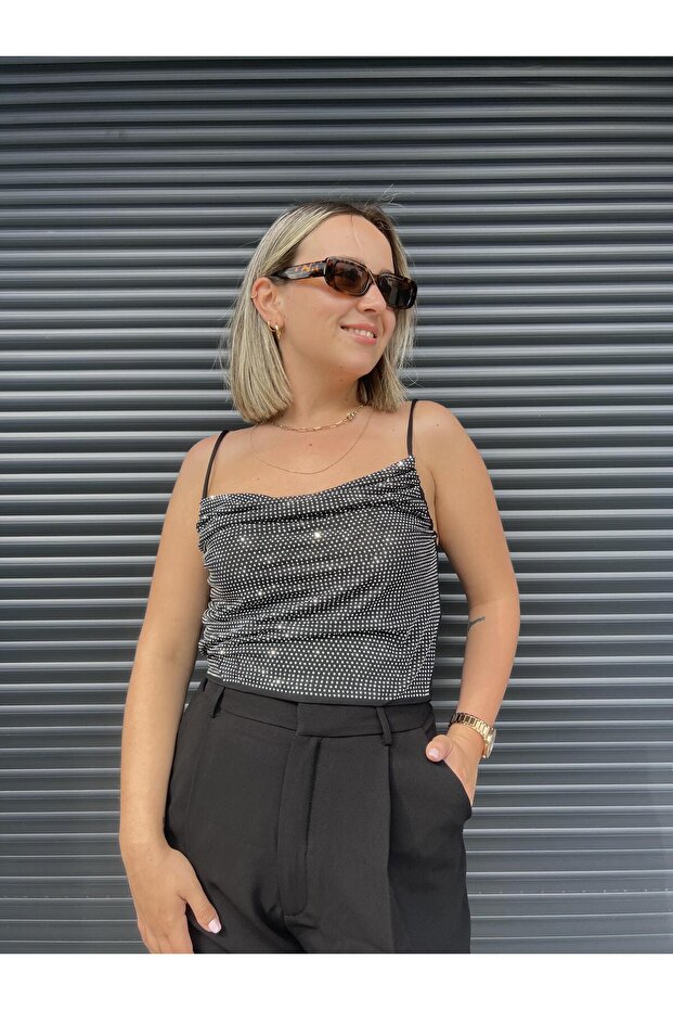 Siyah Taş Baskılı Crop Top - 3