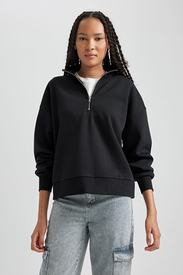 Regular Fit Zippered High Collar Sweatshirt