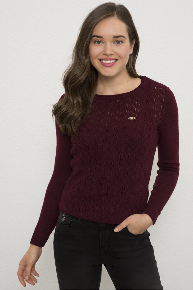 سترة نسائية حمراء