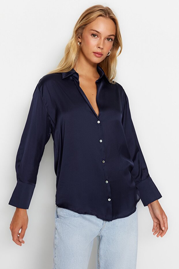 Lacivert Oversize/Geniş Kalıp Saten Dokuma Gömlek TWOAW24GO00211 - 2