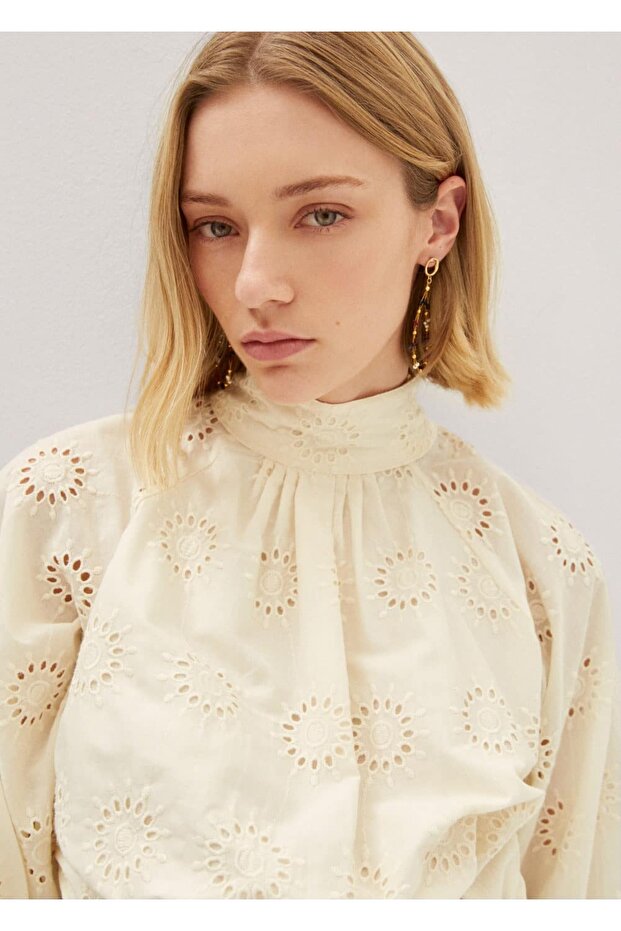 Durchbrochenes, detailliertes Baumwollkleid - 5