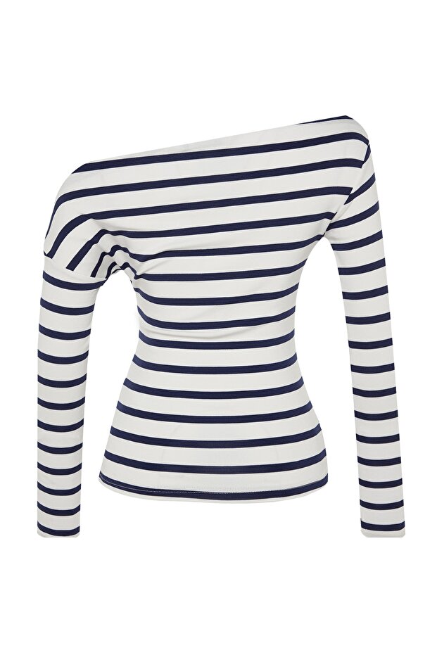 Lacivert Çizgili Yumuşak Kumaşlı Fitted/Vücuda Oturan Kayık Yaka Örme Bluz TWOAW24BZ00227 - 13