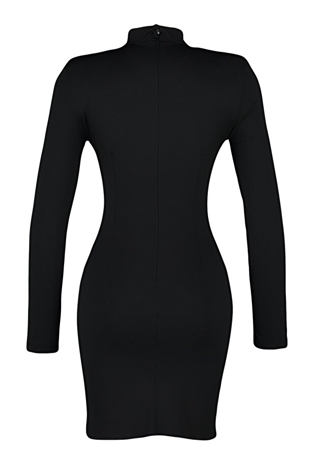 Czarna dopasowana sukienka z wysokim kołnierzem, dzianinowa, krótka, elegancka, wieczorowa, na studniówkę TPRAW24EL00048 - 8