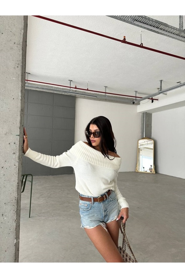 MADONDA COLLAR SWEATER