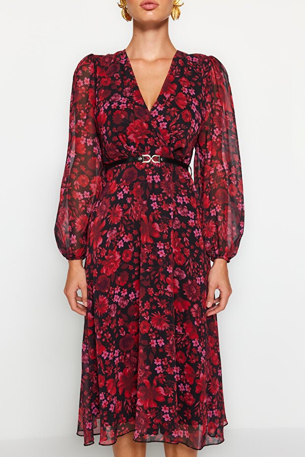 Burgunderrotes, gewebtes Midi-Kleid aus Chiffon mit Gürtel, A-Linie, zweireihigem Ausschnitt und Boho-Muster TWOAW24EL00660 - 4