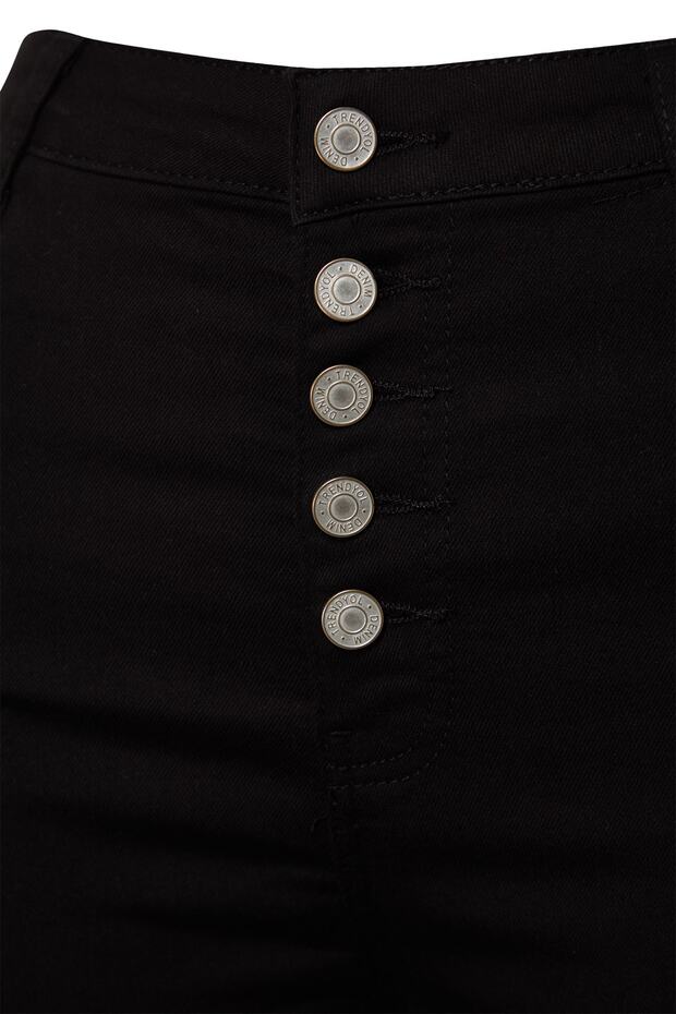 Solmayan Siyah Önden Düğmeli İspanyol Paça Yüksek Bel Büyük Beden Jeans TBBAW24CJ00001 - 8