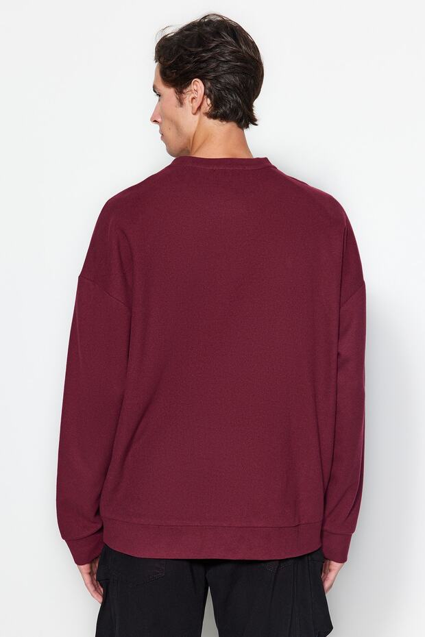 Bordo Bisiklet Yaka Oversize/Geniş Kesim Yumuşak Fırçalı Selanik Sweatshirt TMNAW24SW00057 - 6