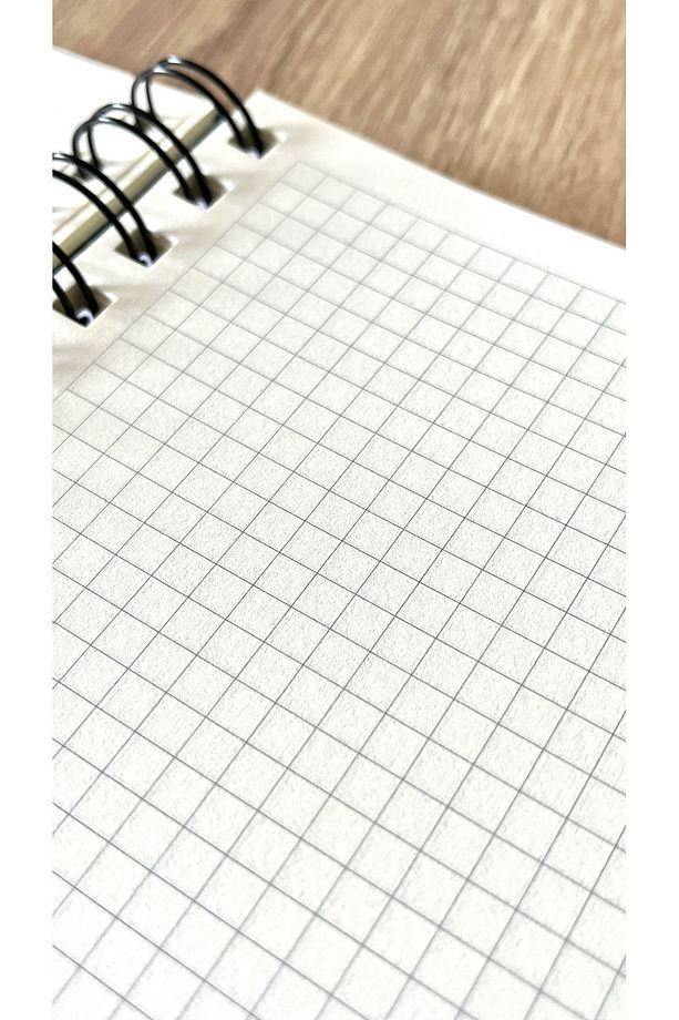 Sert Mukavva Kapaklı Spiralli 80 Yaprak Kareli A5 Defter (Banana Milk Kapak Rengi) - 6