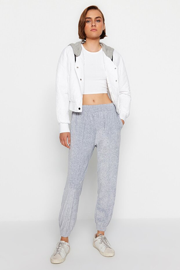 Graue lockere Jogger-Strick-Jogginghose aus Samt TWOAW21EA0201 - 2