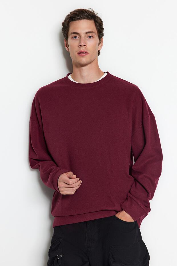 Bordo Bisiklet Yaka Oversize/Geniş Kesim Yumuşak Fırçalı Selanik Sweatshirt TMNAW24SW00057 - 3