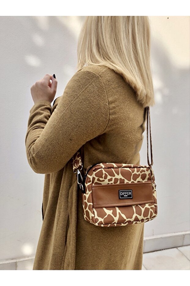 Giraffe Patterned Shoulder Bag/portfolio - 4