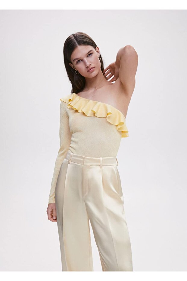 Asymmetrischer Pullover mit Schwungrad - 1