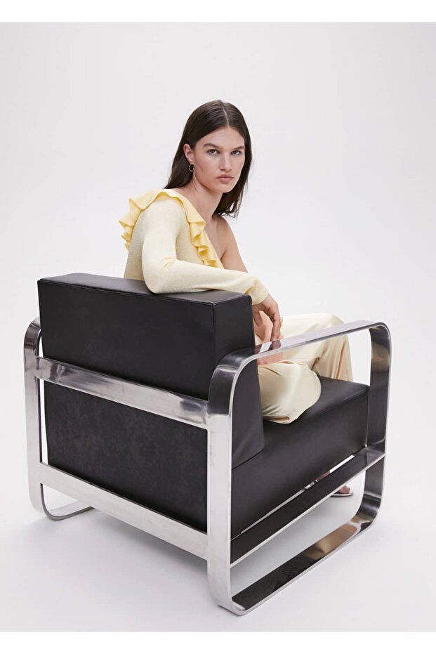 Asymmetrischer Pullover mit Schwungrad - 5