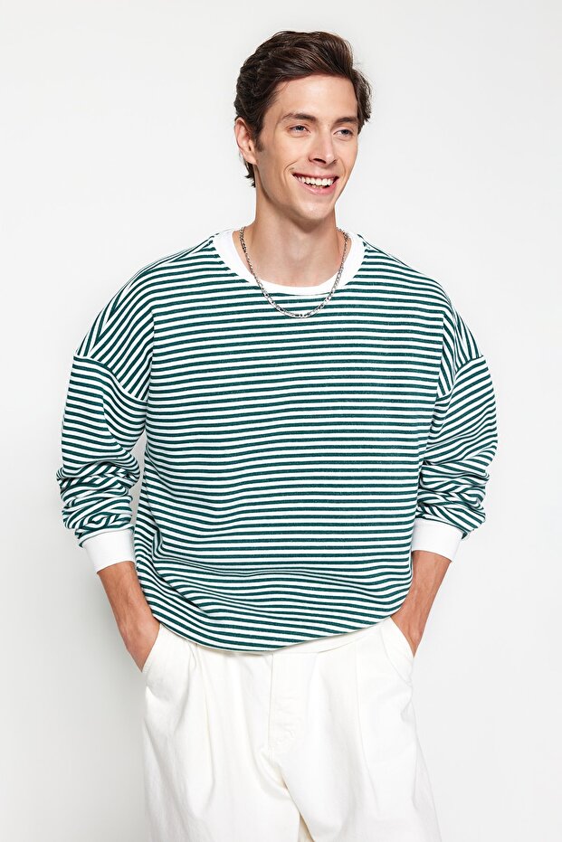 Yeşil Oversize/Geniş Kesim Çizgili İçi Polar/Sıcak Tutan Sweatshirt TMNAW24SW00065 - 3