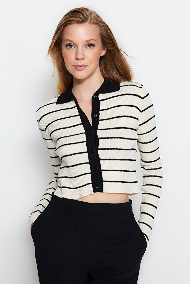 Siyah Crop Polo Yaka Triko Body Hırka TWOAW24HI00384