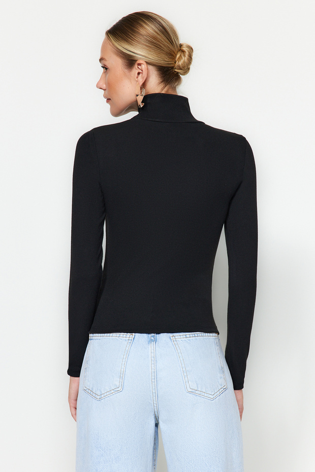 Siyah Yumuşak Kumaşlı Balıkçı Yaka Fitted/Vücuda Oturan Esnek Örme Bluz TWOAW24BZ00119 - 6