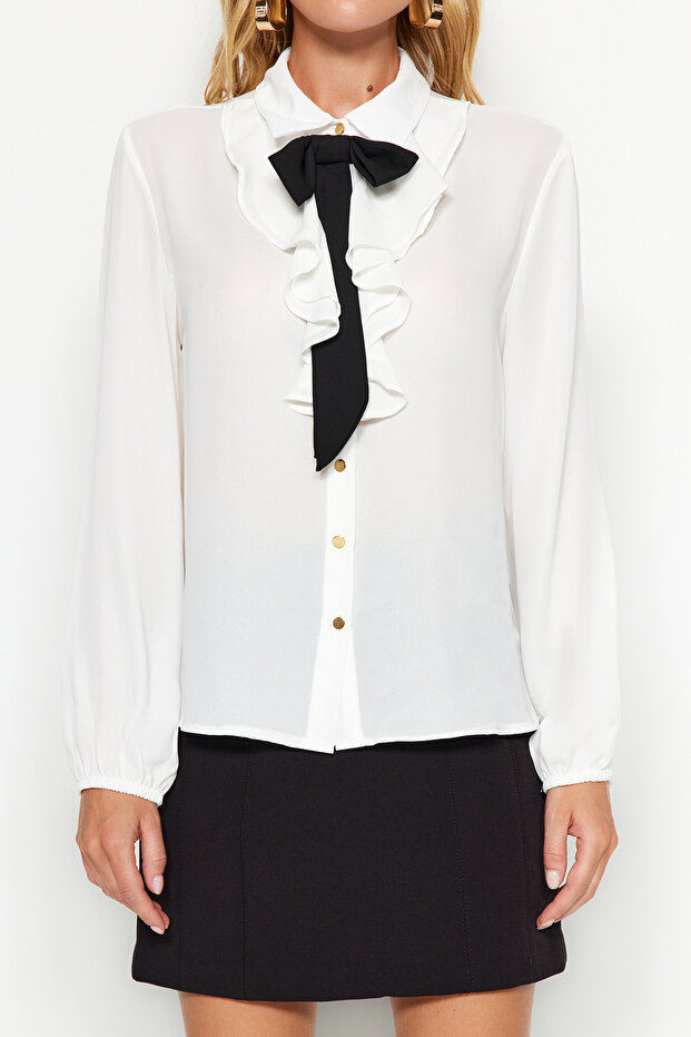 Tkana koszula w kolorze ecru - odpinana kokardka, regularny krój TWOAW24GO00164 - 5