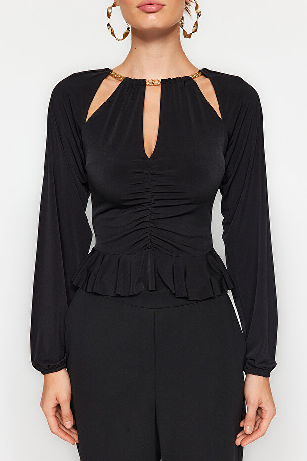 Siyah Pencere/Cut Out Detaylı Aksesuarlı Örme Bluz TPRAW24BZ00053 - 6