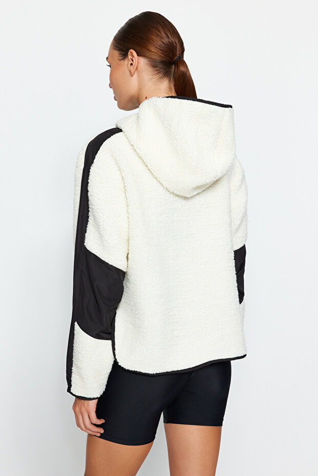 Ekru Renk Bloklu Paraşüt Kumaş Detaylı Peluş Geniş Kalıp Örme Spor Sweatshirt THMAW24SW00009 - 6