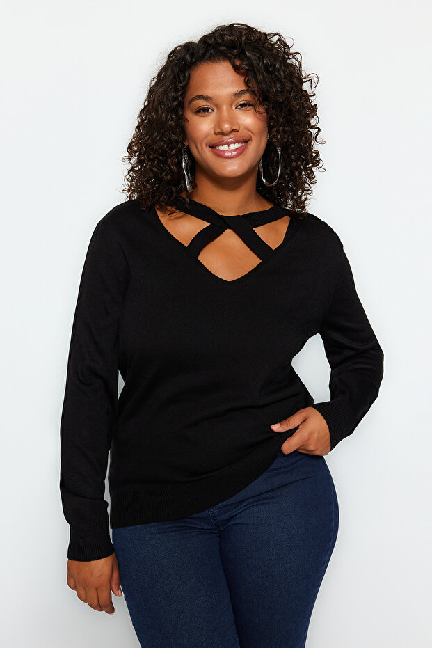 Siyah Pencere/Cut Out Detaylı Triko Kazak TBBAW24AN00061 - 1