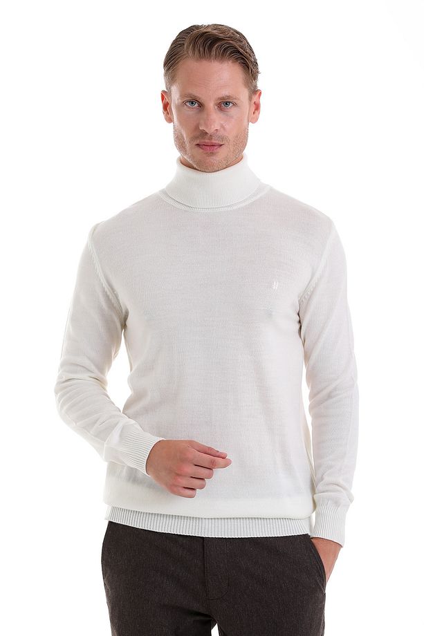 Ekru Regular Fit Düz Balıkçı Yaka Triko Kazak - 1